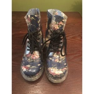 Qupid Floral Rain Boots Size 6